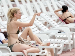 ЛЕПЕ ВЕСТИ ЗА МУШКАРЦЕ: Жене у Шпанији се избориле за топлес на базену