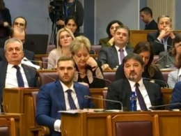 Скупштина гласала против воље Црне Горе: Усвојен срамни закон против СПЦ