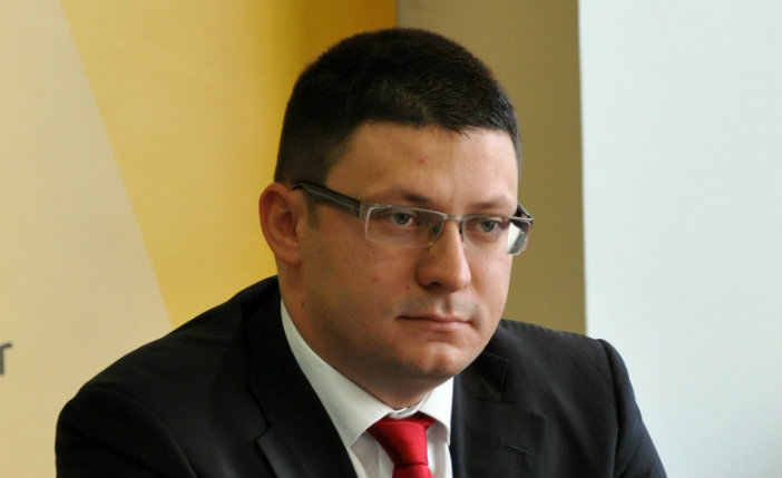Ко се плаши Ђуровића?!