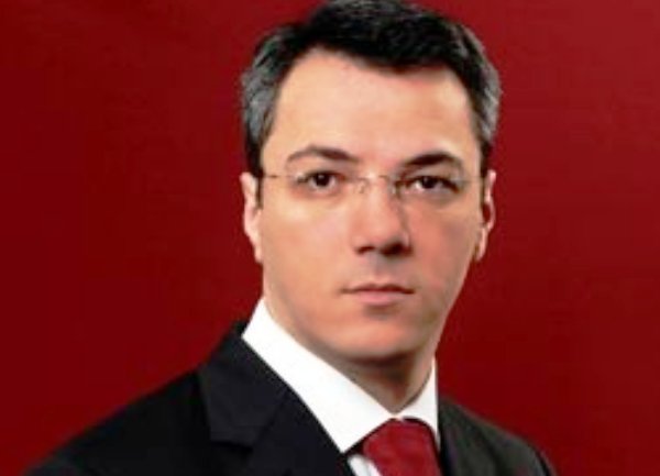Tadić pozvao Dodika na sučeljavanje i da se ne ponaša kao kukavica
