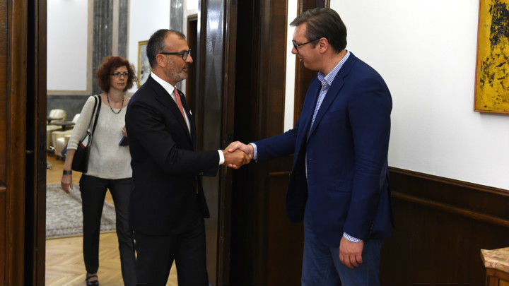 ВУЧИЋ РАЗГОВАРАО СА ФАБРИЦИЈЕМ: Уз посредовање Европске уније у дијалогу са Приштином пронаћи компромисно решење које би омогућило трајан мир и стабилност у региону!