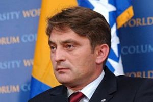Бошњачки медији су покушали намјестити и анкету за Жељка Комшића