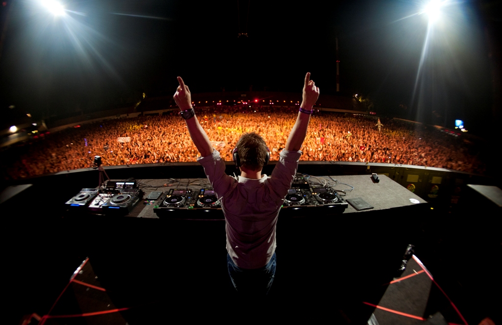 A STATE OF TRANCE: USKORO SPEKTAKL (POMAMA) + FOTO