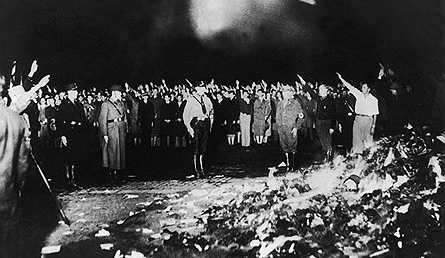 80 ГОДИНА ОД ВЕЛИКИХ ЛОМАЧА КЊИГА У НЕМАЧКОЈ