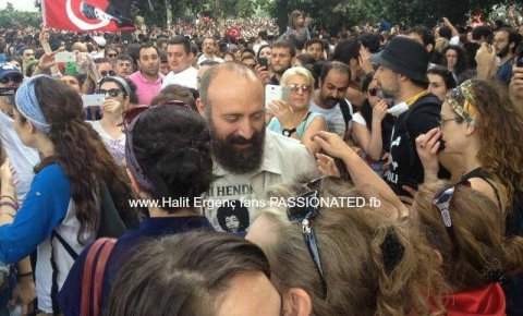 Сулејман води протесте у Истанбулу