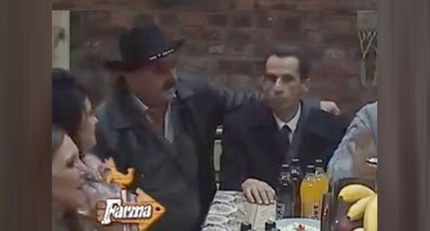 Прока се опростио са фармерима!
