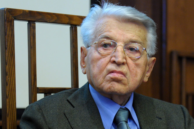 ЋОСИЋ: Споразум је пораз државне политике