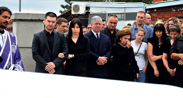 Политичари бојкотовали сахрану мале Тијане!