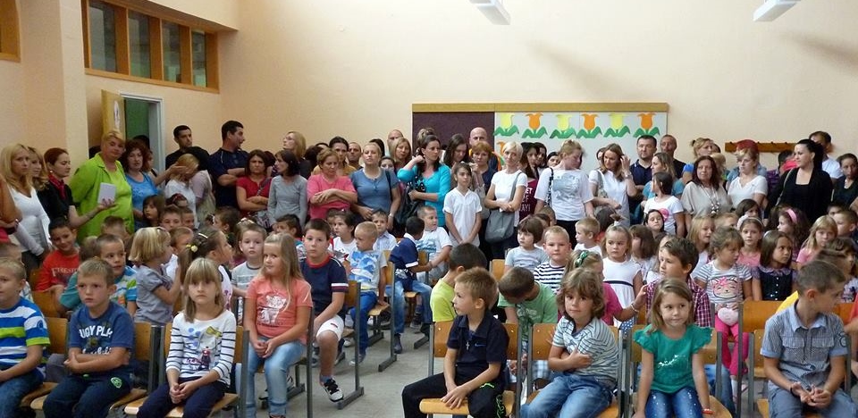 СРЕМЦИ СЕ РАТСТРЧАЛИ ДА ДАРУЈУ ПРВАКЕ