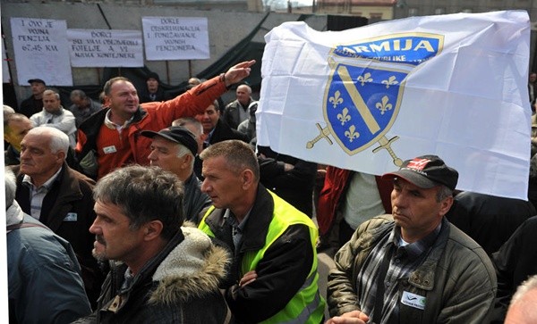 VAŽNO!!! Protesti u FBiH - Da se Srbi ne dosjete
