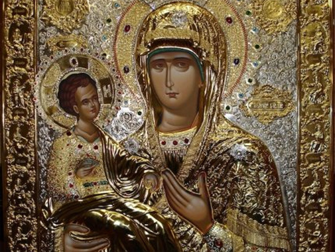 Сутра празник чудотворне иконе Тројеручице