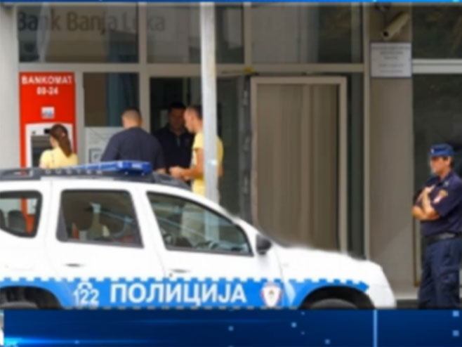 К. Варош: Маскирани разбојници опљачкали банку