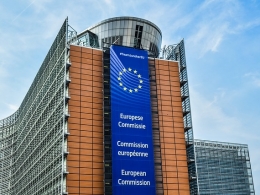 EU traži zamenljive baterije na telefonima