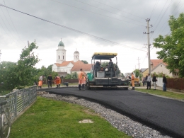 НАСТАВЉЕНИ  РАДОВИ НА АСФАЛТИРАЊУ УЛИЦА  У МАЧВАНСКОМ ПРЊАВОРУ -ЦЕРСКЕ ,  ДРИНСКЕ , КРФСКЕ 