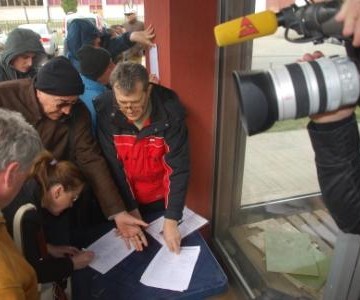 Протести се настављају (потпишите петицију)