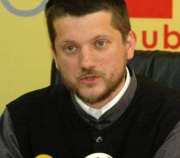 Перовић: Да тужилаштво реагује на Аџићев говор мржње
