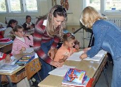 Настава под трошним кровом