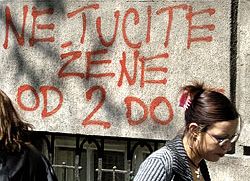 Žene veruju da muž ima pravo da ih tuče