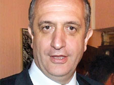 Мило је много нервозан