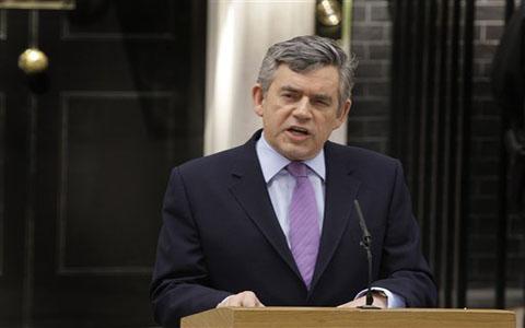 Гордон Браун службено предао оставку