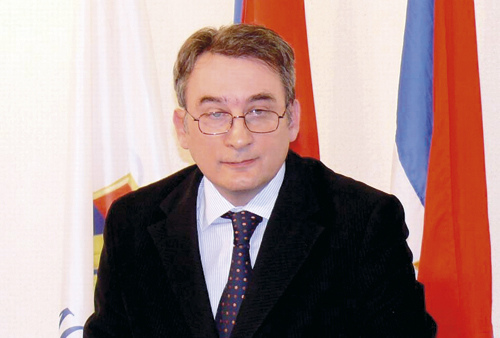 Умјесто демагогије, Додик да објасни шта му ради Радмановић