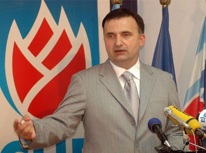 Ili nek nas hapse ili nek zauvjek zaćute