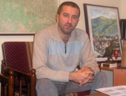 Малкић финансирао шаторско насеље
