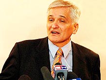 Шпирић: Правно тумачење OХР-а није довољно за повлачење оставке