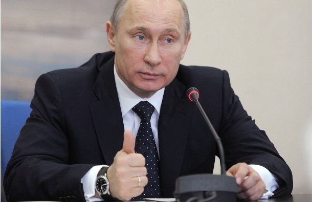 Путин позива Николића на тешњу сарадњу