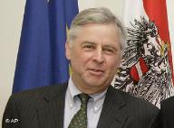 А краљ је го