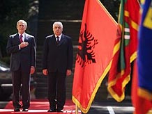 Буш данас са Сејдиуом и Тачијем